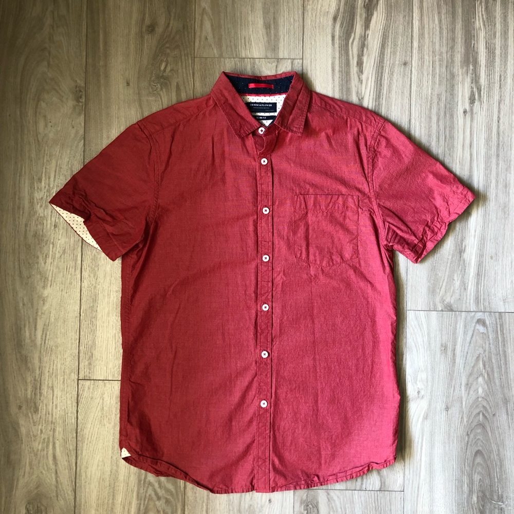 Short sleeve casual button down